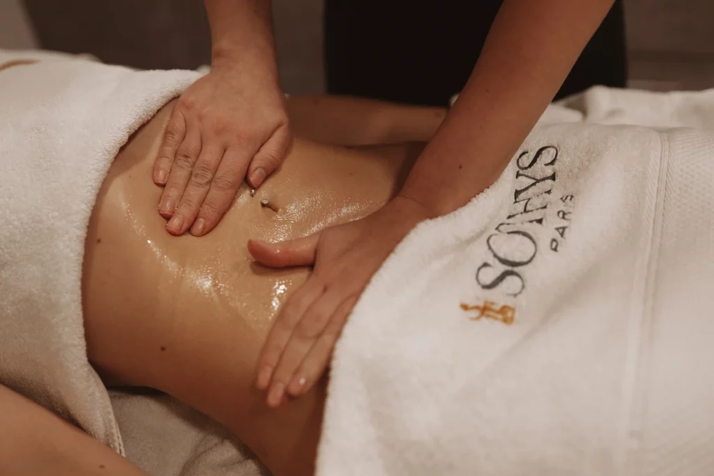 Soin relaxant du ventre avec produits Sothys